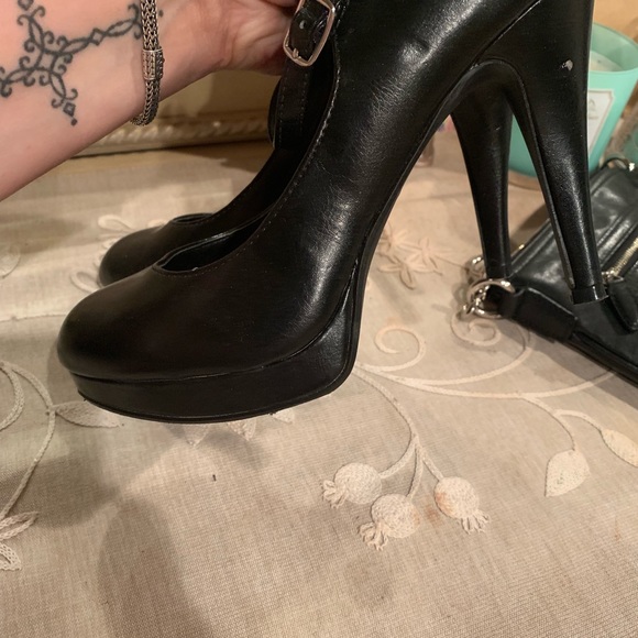 Black pumps - Picture 6 of 6